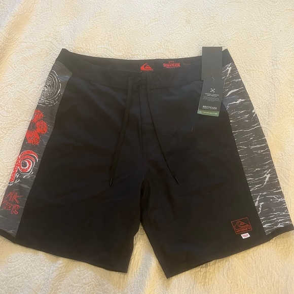 Quiksilver Other - Quicksilver x Stranger Things Upside Down Hellfire Arch 18 Board Shorts Sz 34